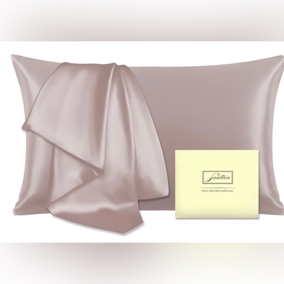 2 Silk Pillowcases - Picture 5 of 16